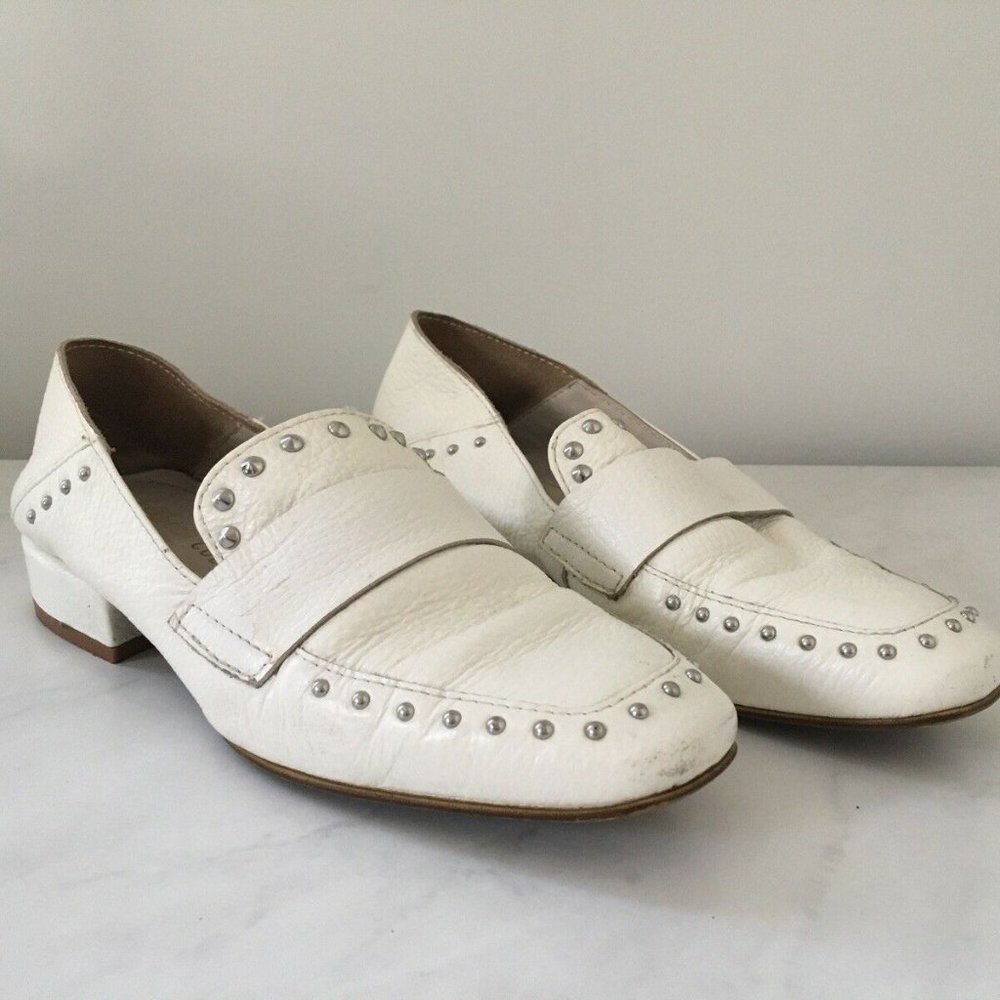 KennethCole White Leather Silver Stud Bowan Loafer - Size 6